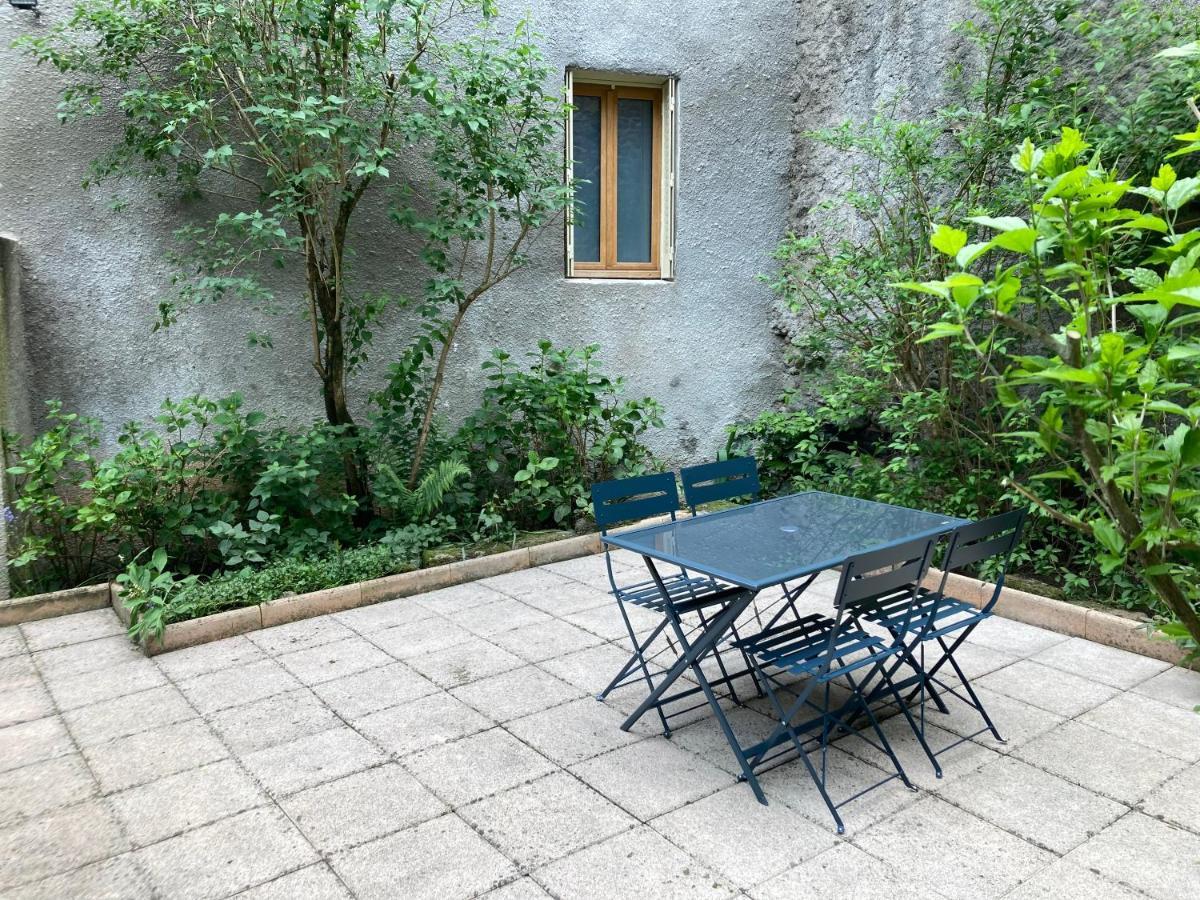Appartement Au Coeur D'Espalion La Cabane Du Lot Bagian luar foto