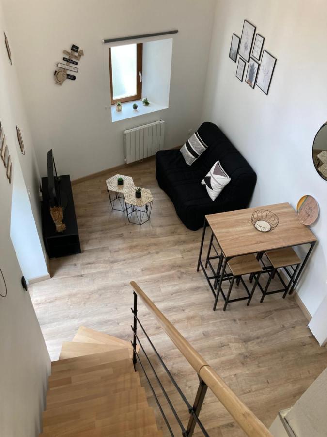 Appartement Au Coeur D'Espalion La Cabane Du Lot Bagian luar foto